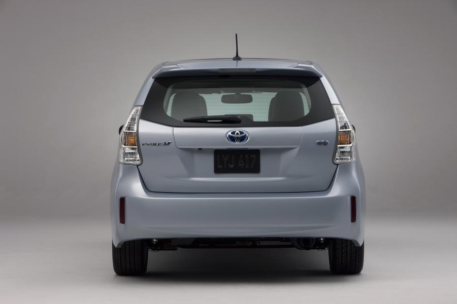  Toyota Prius V 2011 года  (фото 26 из 208)